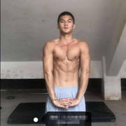 腹肌体育生射精两部