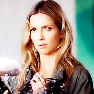 Navigation | Annabelle Wallis Source
