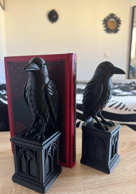 Raven-Bookend-2.jpg?042148