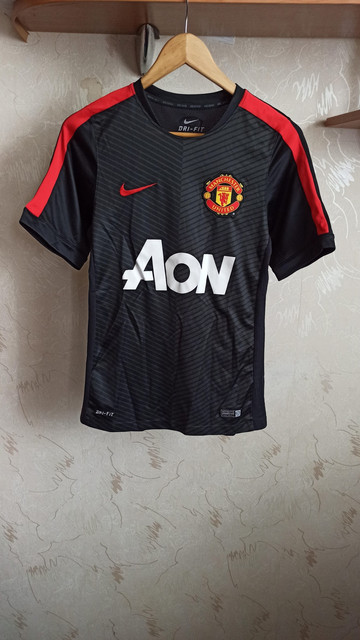 man-utd-14-train-black2