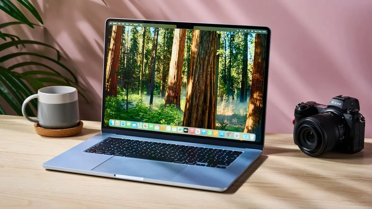 MacBook Owners Modify Laptops for Comfort