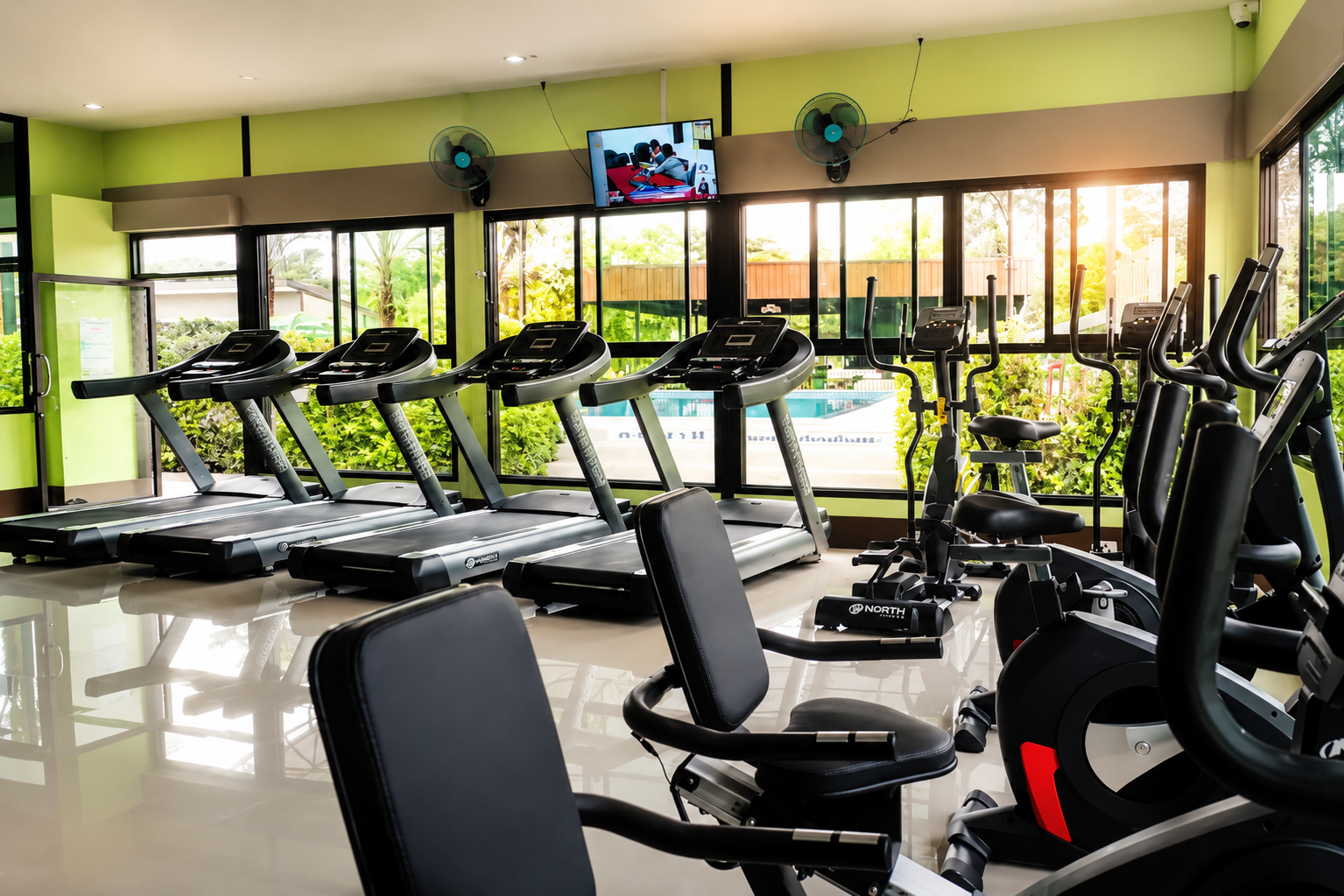 ฟิตเนสและสระว่ายน้ำ MG Wellness