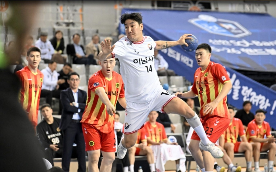 신한 SOL Bank H리그 남자부: 4연승 vs 4연패, 극과 극 승부 예고!