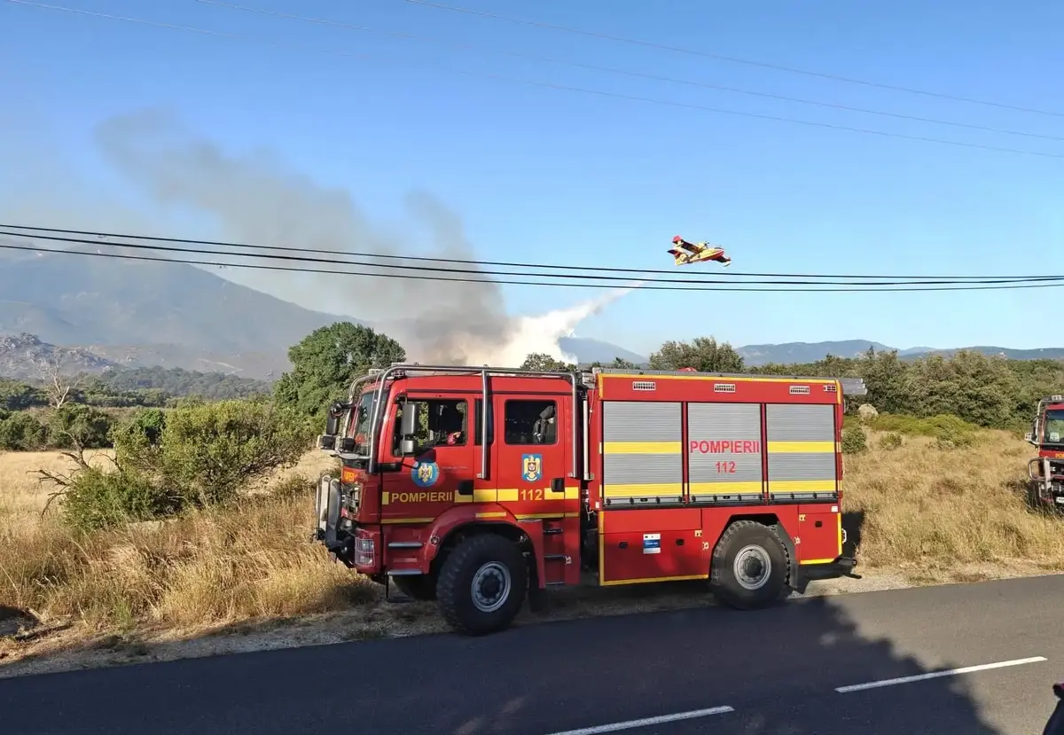 Pompierii români, în prima linie contra incendiilor din Franța