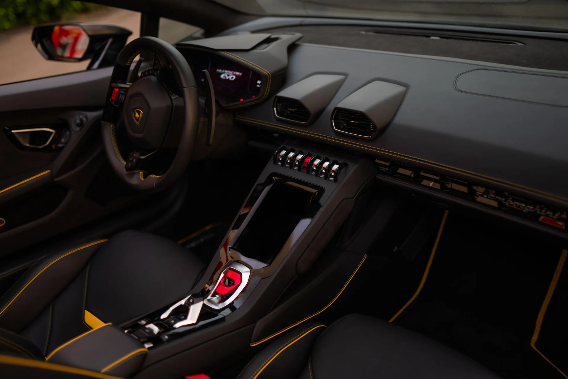 Lamborghini Huracan Evo Spyder photo 6