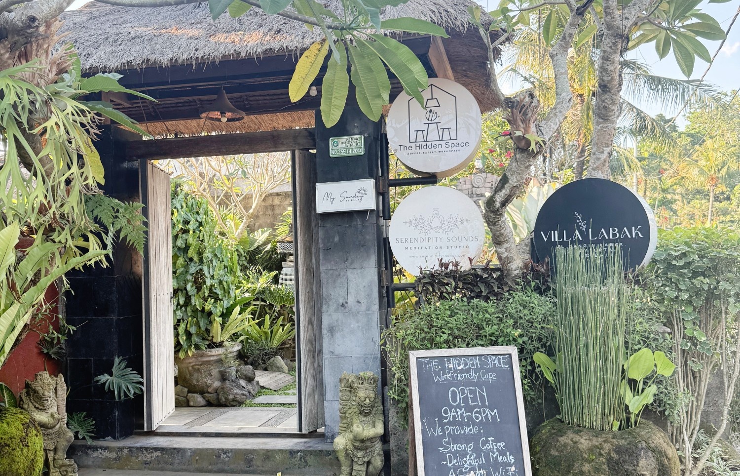 The Hidden Space Ubud Cafe