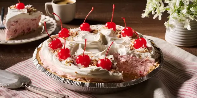 Delicious No-Bake Million Dollar Pie Takes Dessert to New Heights