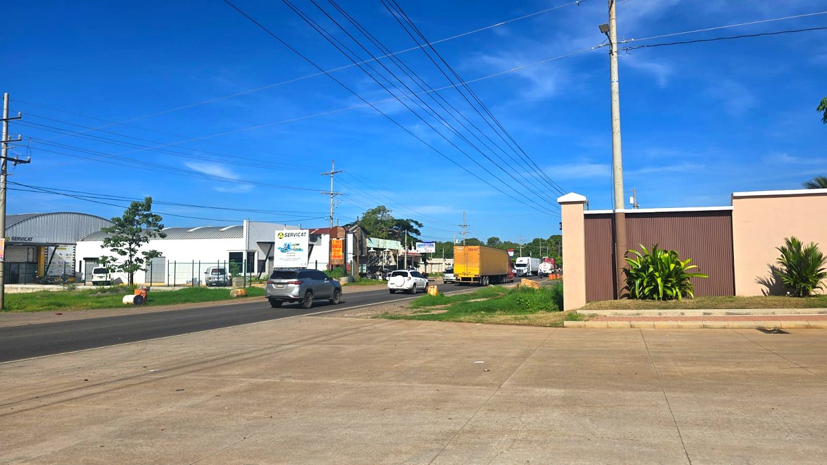 Carretera CA2 — acceso principal