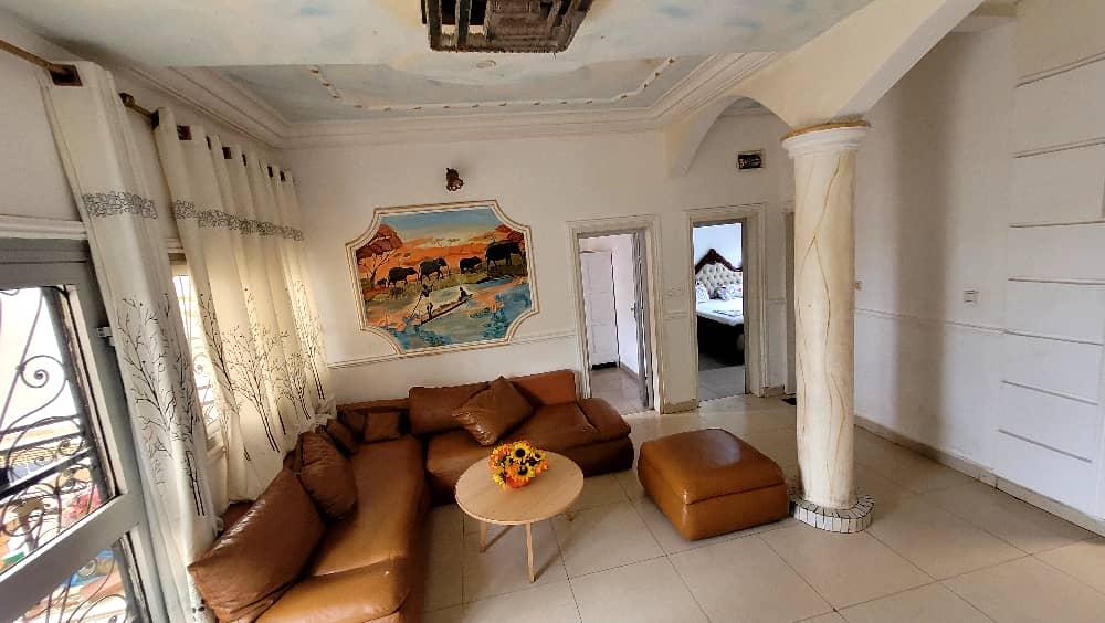 Appartement meublé à louer à Biteng, Yaoundé - 28000 FCFA/nuit