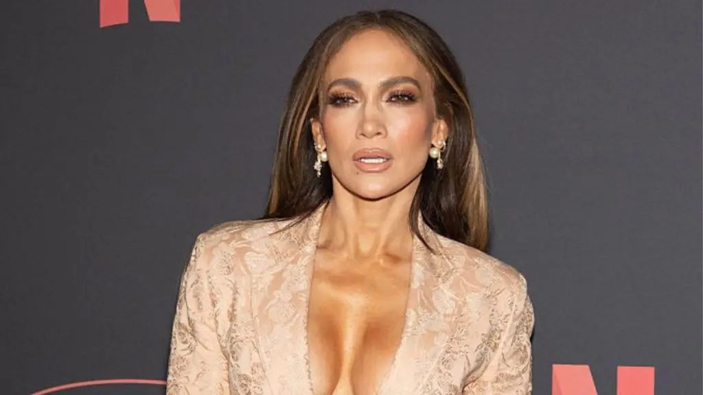 Jennifer Lopez's Dress Takes a Daring Plunge