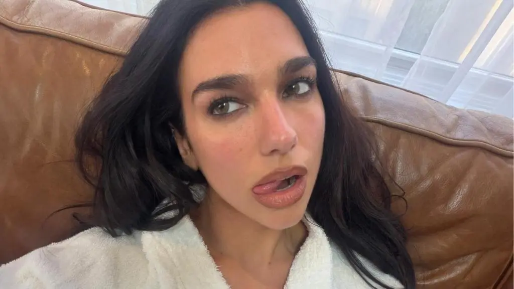 Vedeți prin Gucci Top Dua Lipa fură spectacolul
