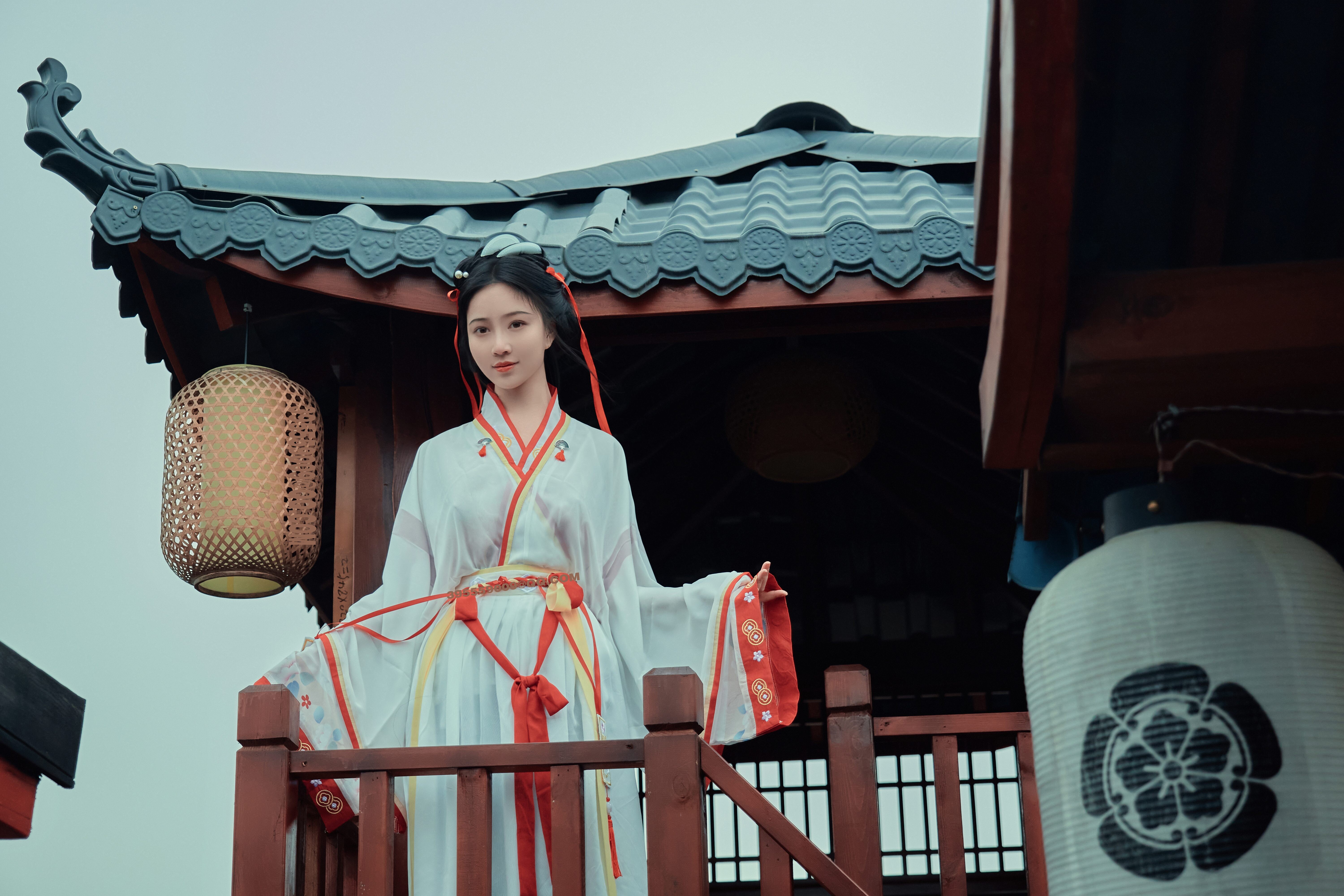 【套圖x28】素人漁夫-女僕，在家閑著沒事就露毛[60P]