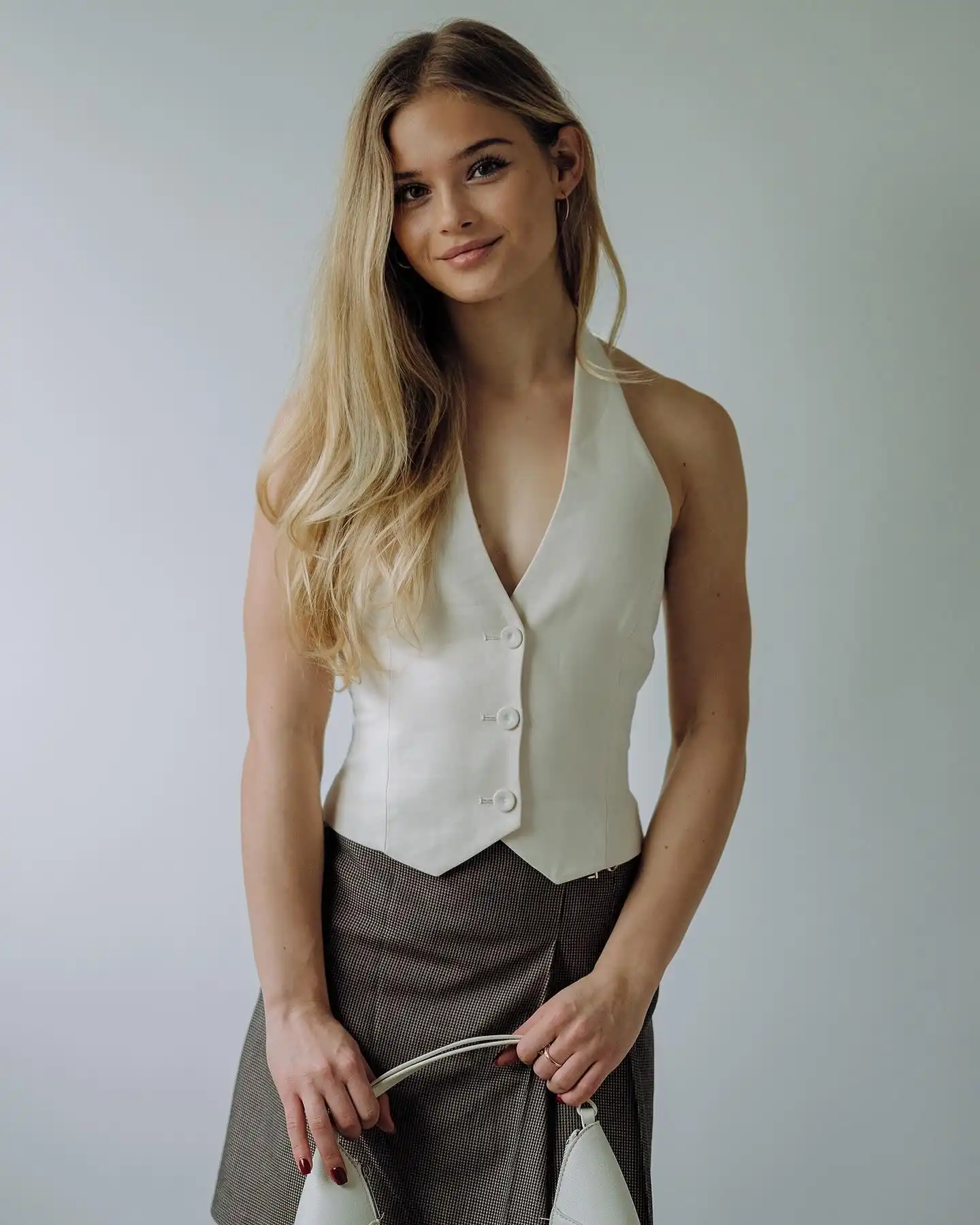 Veronika-Miller-Wallpapers-Insta-Sport-Bio-5