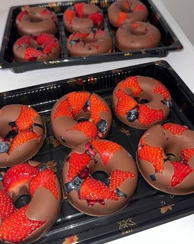 ChocoDonut de morango com chocolate ao leite
