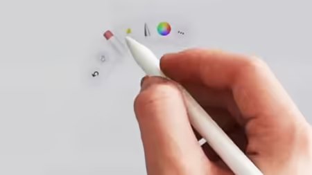 iPad Pro M4のペンと「スクイーズ」。