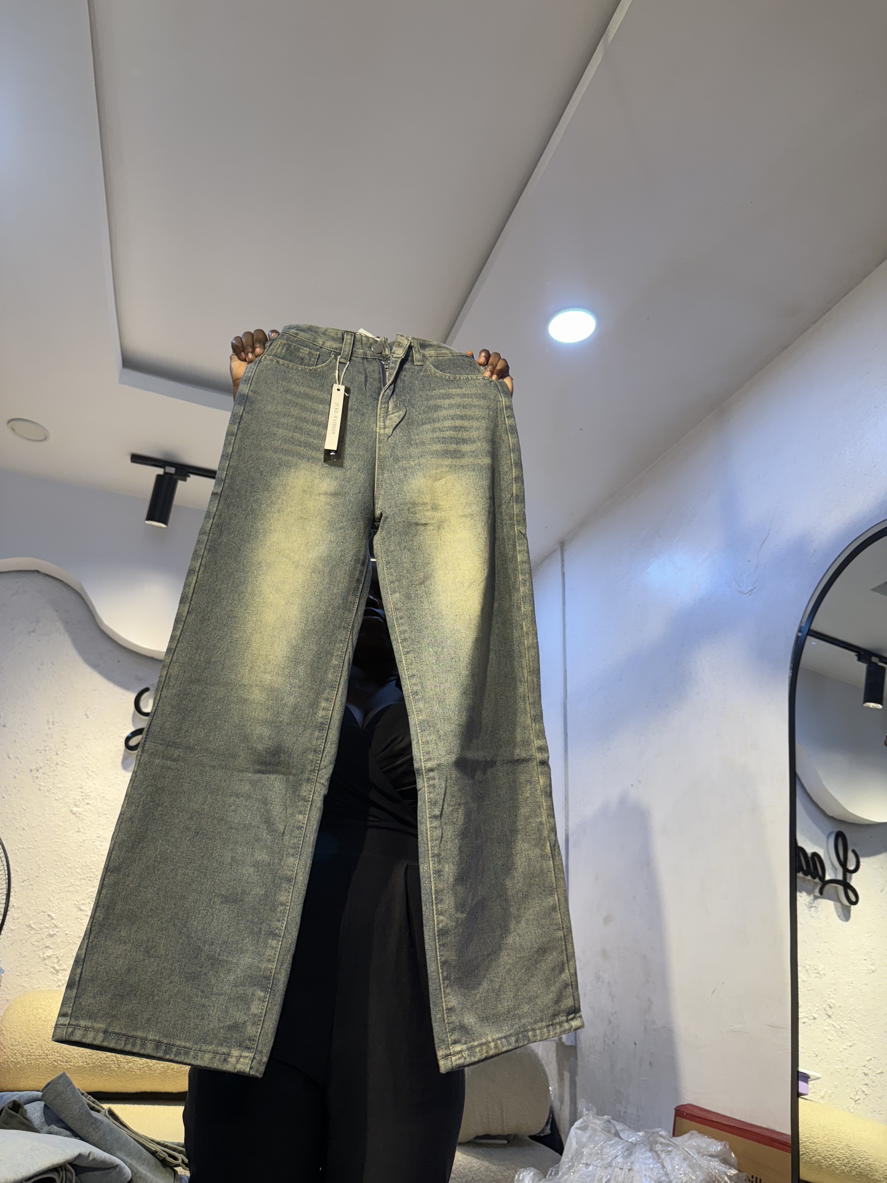 Waist 28