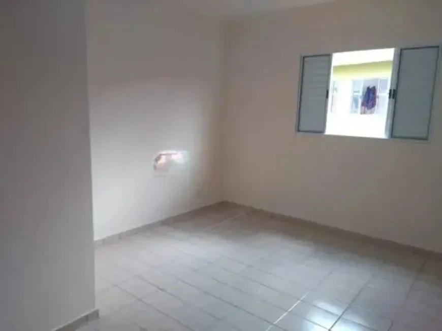 Casa à venda com 193m², 5 quartos, 1 suíte e 3 vagas em Vila Barreto