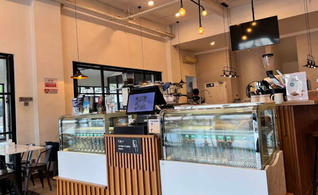 EMJI Coffee & Eatery Pluit