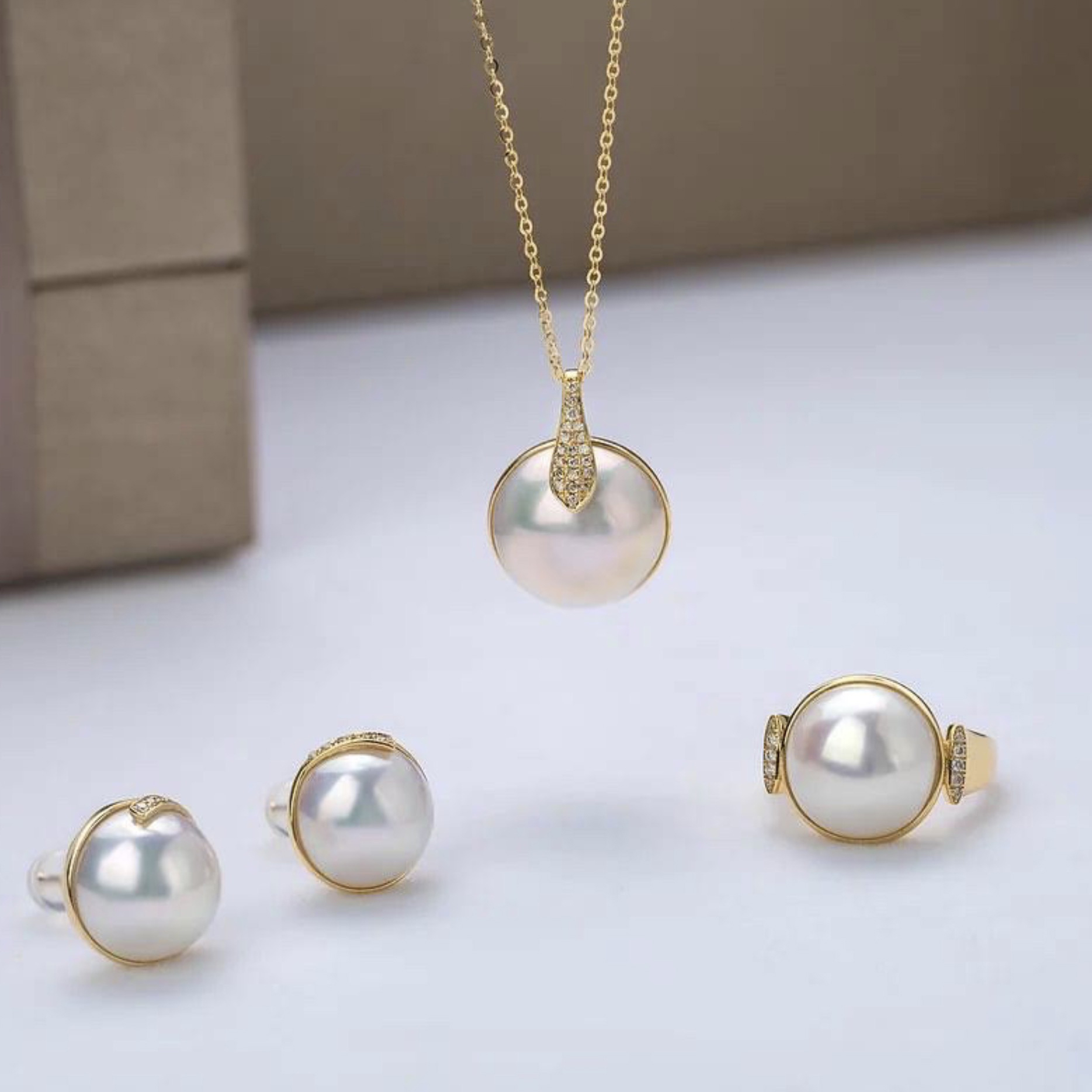Fine pearl jewellery collection at Pearly Lustre