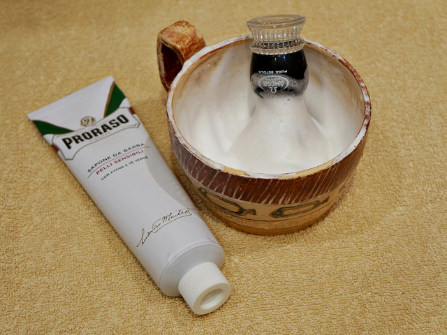 Omega 10275+Proraso.jpg