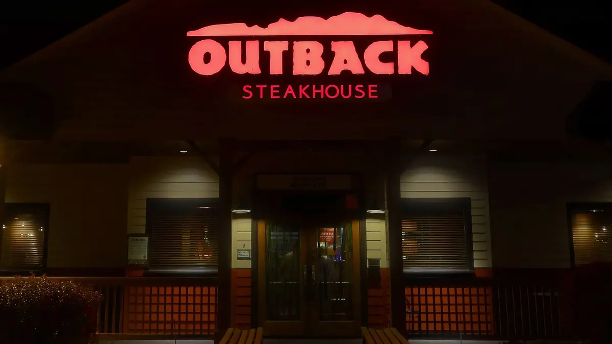Outback Steakhouse Offers Three-Course Meal Deal