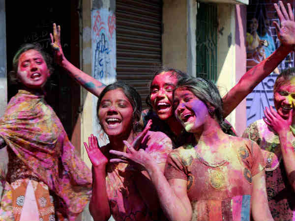 [Image: Holi-5-1519367168.jpg]