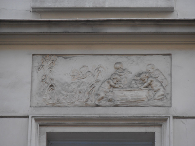 Bas relief2-Rue St Maur