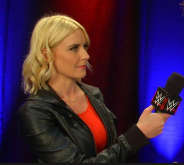 [Bild: renee-Young-Interview-BAckstage.png]
