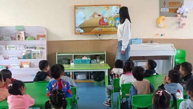 大班中班小班学习班教学环境
