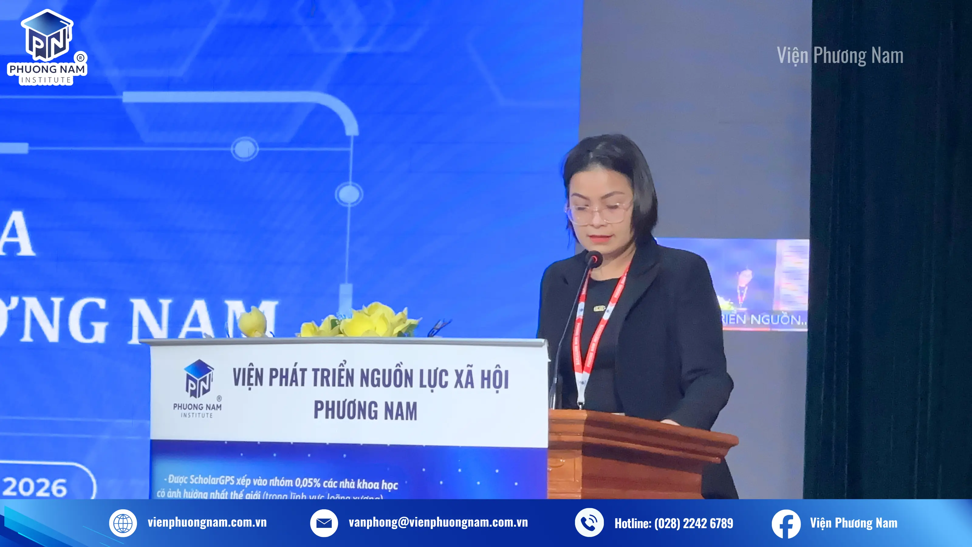 Bà Nguyễn Thị Xuân Vy phát biểu bế giảng.