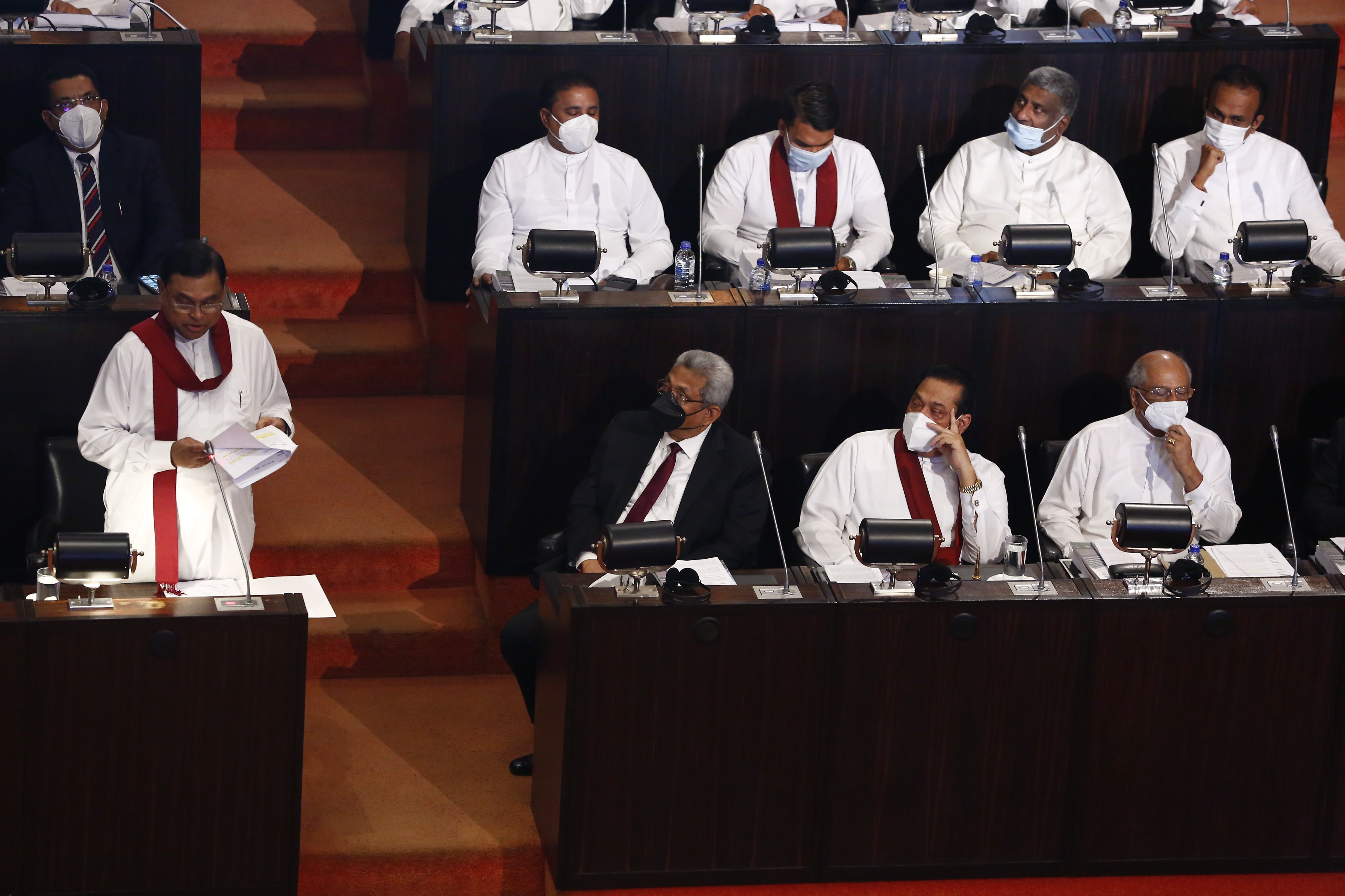 parl2.jpg