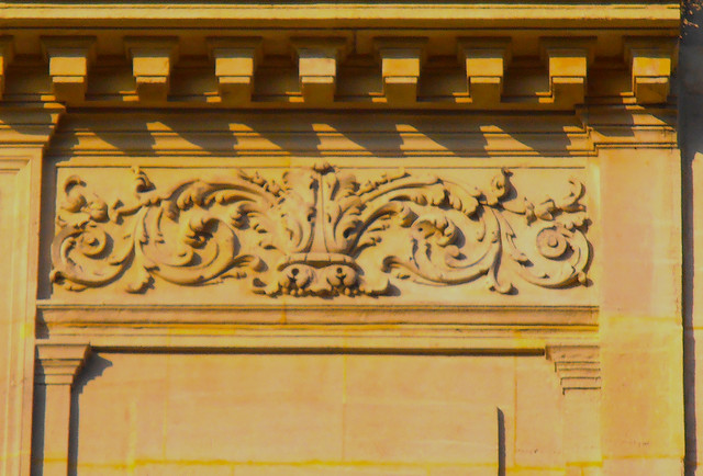 Bas-Relief-Av de la République