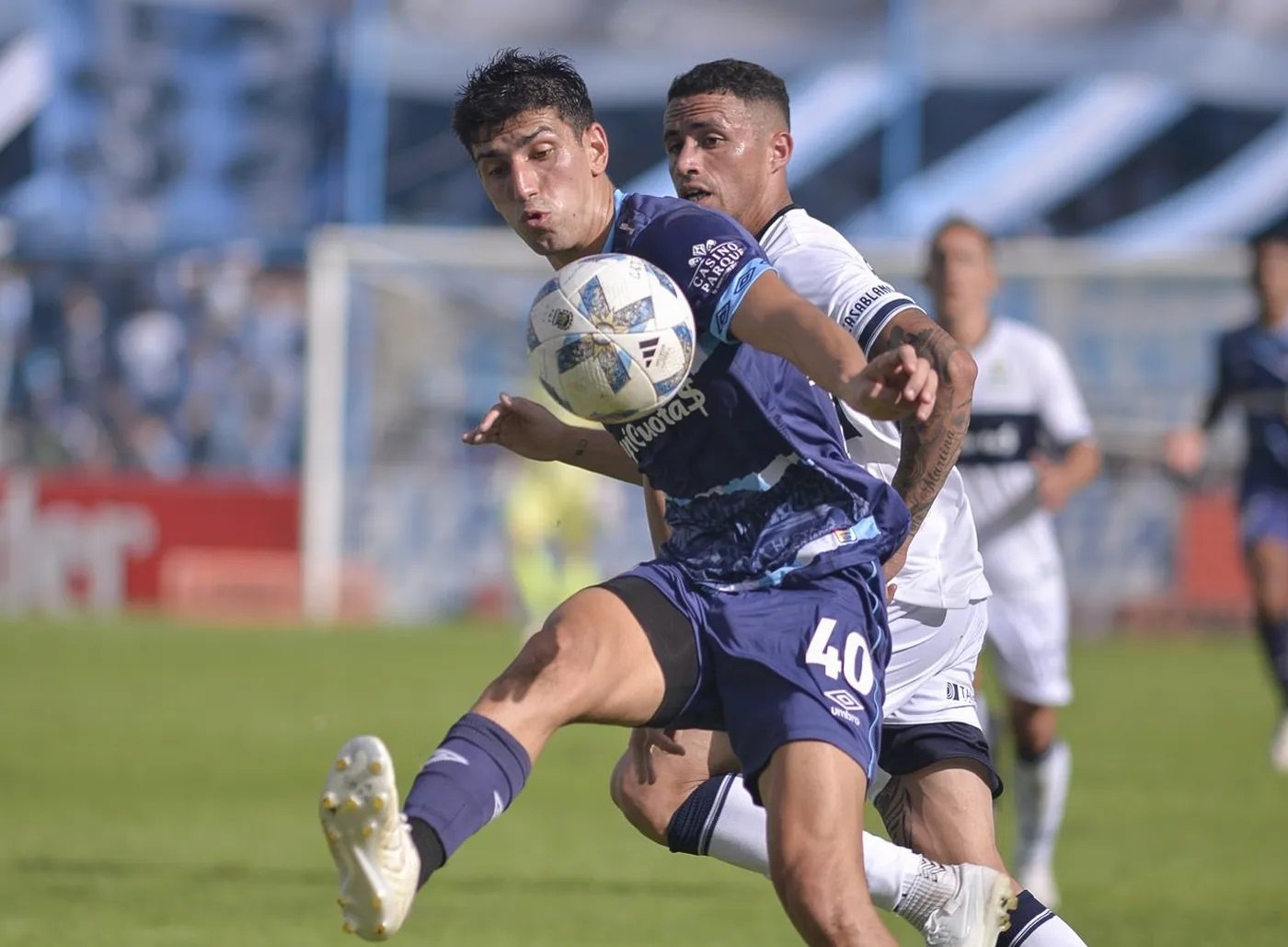 Gimnasia y Esgrima La Plata ante Atlético Tucumán