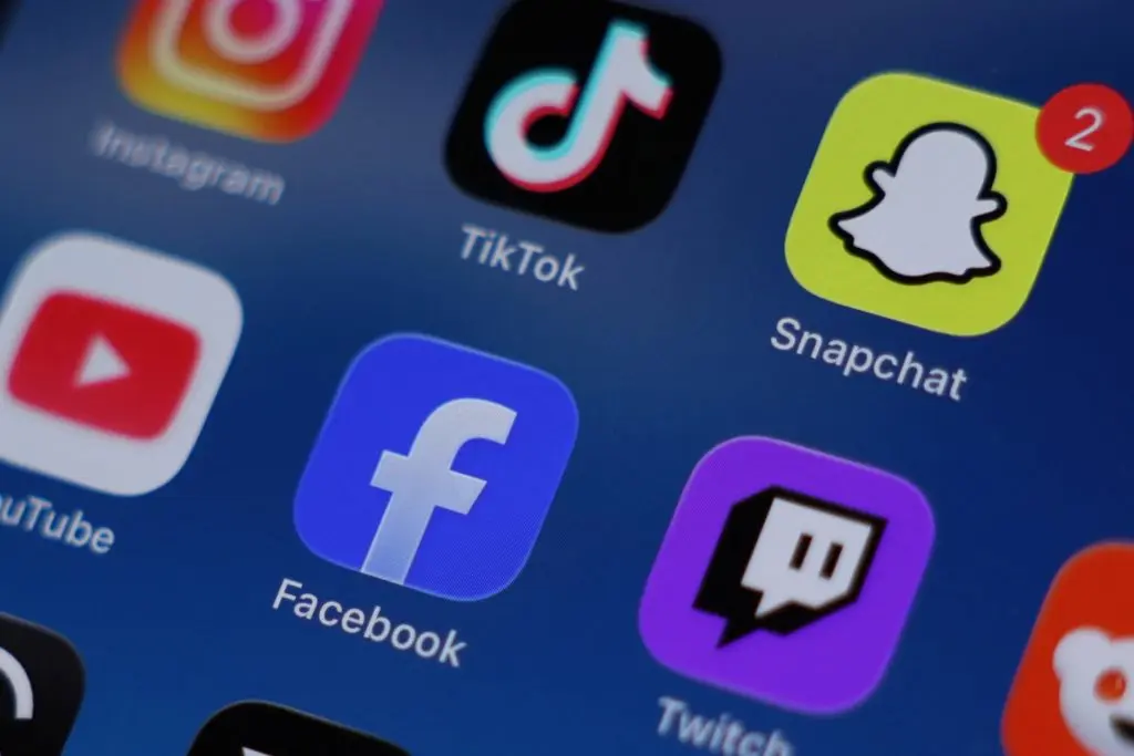 UK Bans Under-16s from Social Media Apps