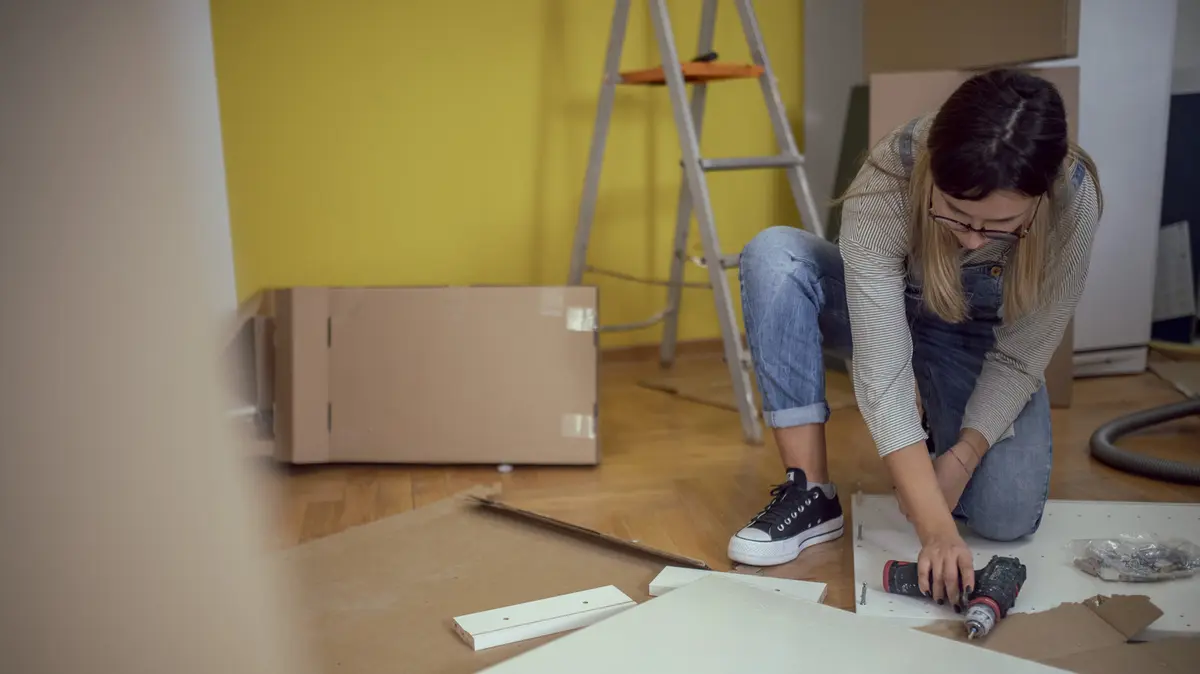 De la IKEA IVAR la piesa de rezistență: Cum transformi un dulap simplu într-un obiect de design