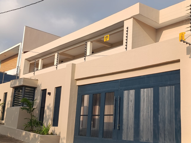 Villa · 5 chambres · Riviera 4 Synacassi 2, Cocody · à vendre