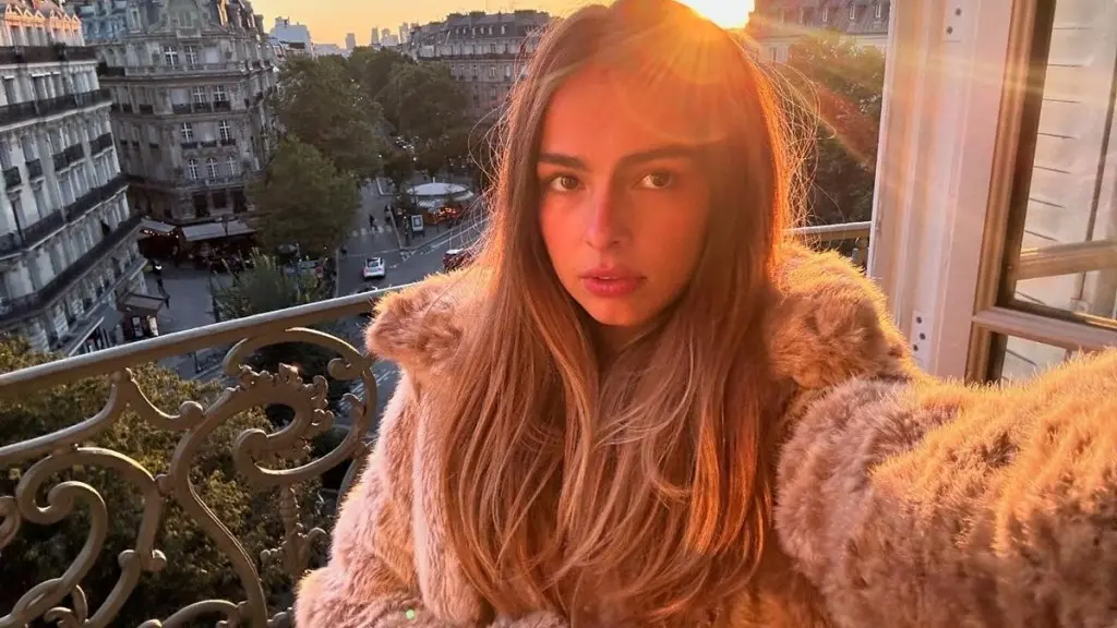 Addison Rae, de la TikTok la vedetă globală: O fotografie incendiară stârnește discuții