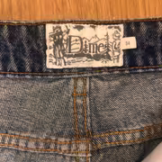 00