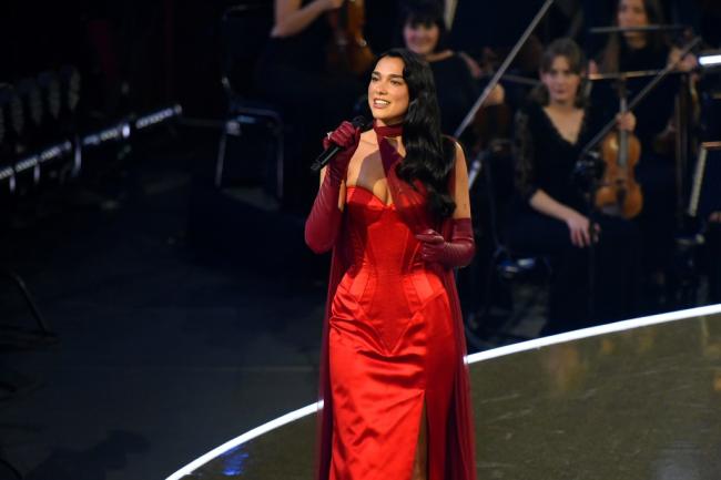 Llevaba un atrevido look rojo de Jean Paul Gaultier.Imágenes Getty para ABA