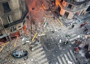 Les restes du siège du MRLPO à Liberurbo après l'attaque terroriste à la bombe Les restes du siège du MRLPO à Liberurbo après l'attaque terroriste à la bombe