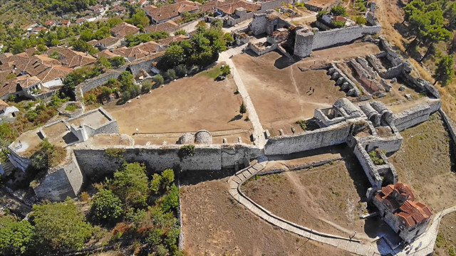 Berat-Castle-03.jpg
