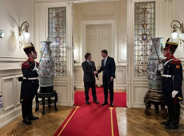 Javier Milei recibió en la Casa Rosada a Santiago Peña, presidente de Paraguay