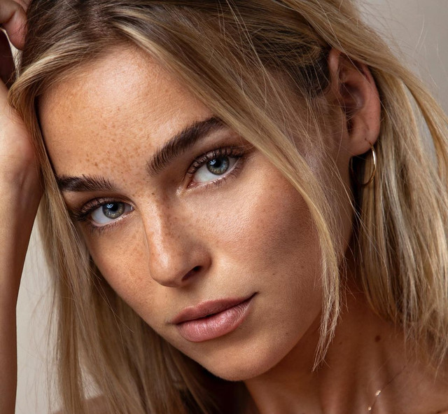Elizabeth-Turner-2.jpg