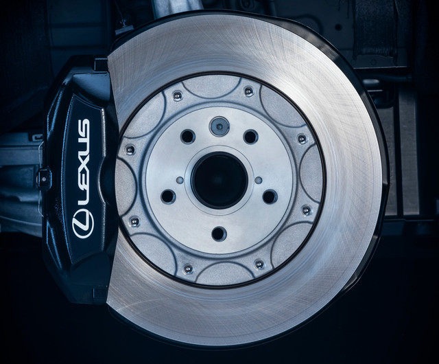 Lexus-IS-500-14
