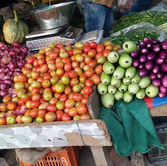 मौर्या सब्जी की दुकान