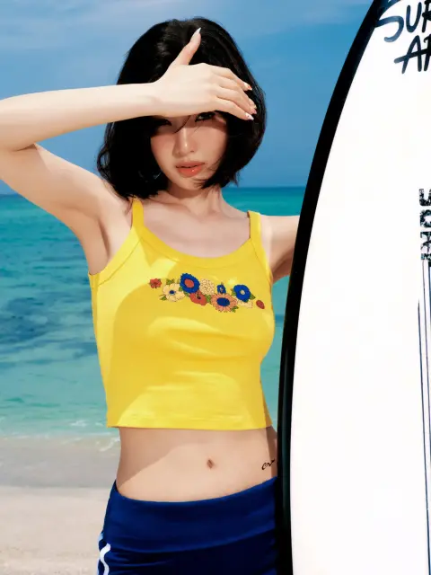 joy red velvet 1410035.webp