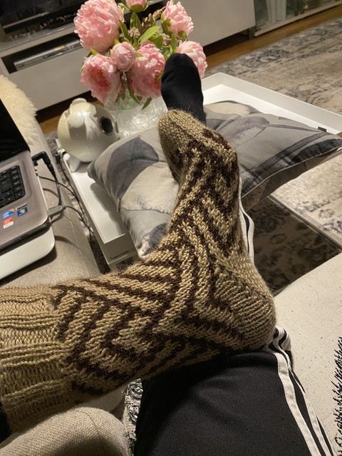 61315-B09-E92-D-4311-ABE0-F0-F0-C7-D7-E2