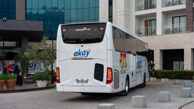 3283092
