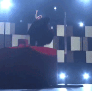 8X3QrT7.gif