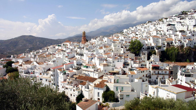 Why-Invest-in-Costa-del-Sol-Holiday-Rentals